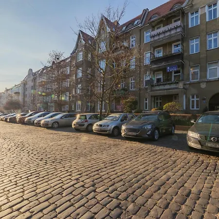 Parkside & Museum Deluxe By Bookinghost *